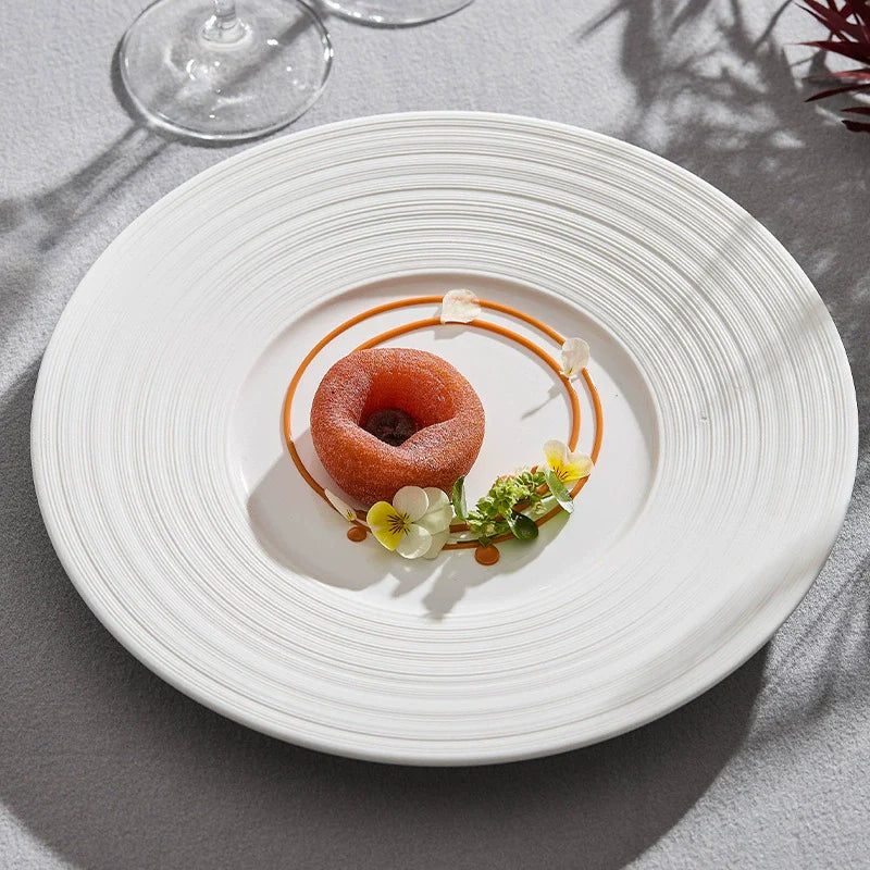 Assiette plate en céramique texturée minimaliste – Vaisselle moderne blanche