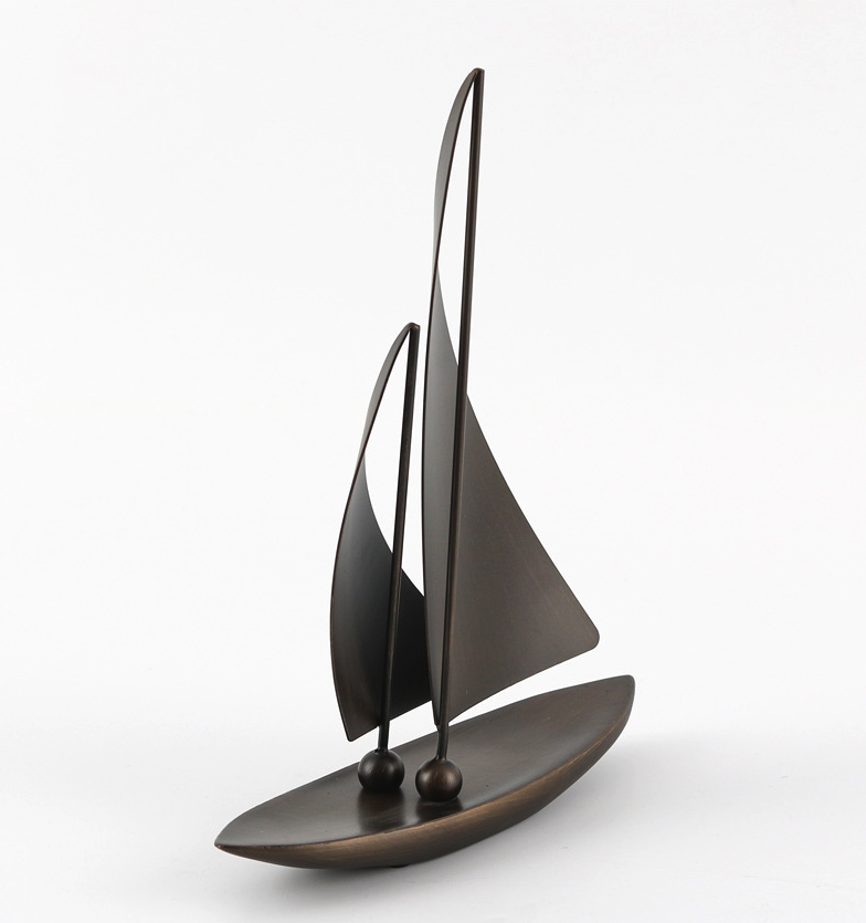 Modèle de voilier de luxe en résine – Sculpture décorative moderne pour la maison, le bureau et les accents Feng Shui